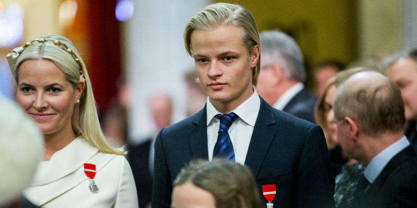 De Noorse kroonprins Haakon en zijn Mette-Marit maken zich zorgen om Marius