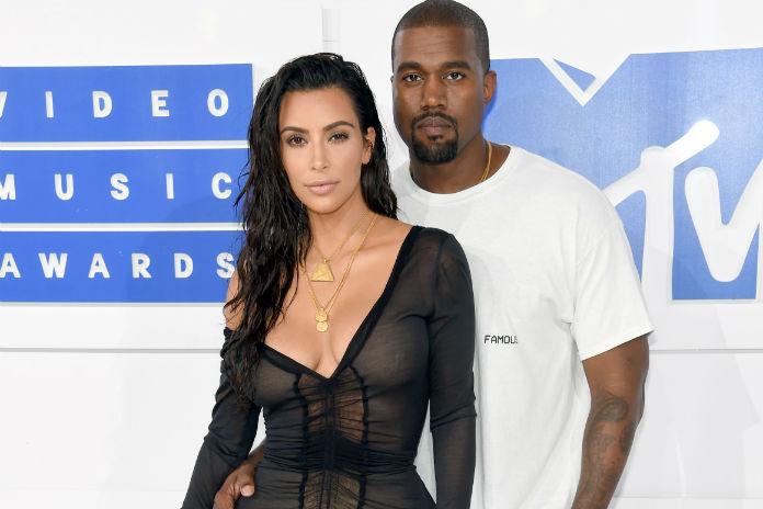 Kim Kardashian laat draagmoeder wurgcontract ondertekenen