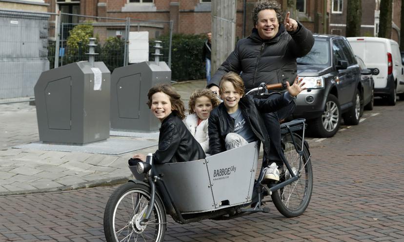 Dirk Zeelenberg: 'Mijn dochter is het mooiste meisje van Amsterdam en dat vertel ik haar elke dag'