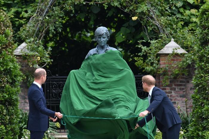 Standbeeld Diana dinsdag te zien voor publiek