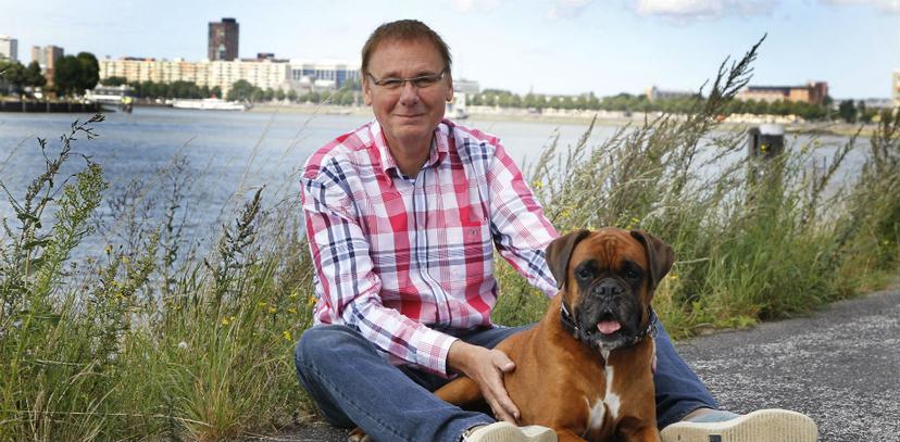 Jan de Hoop zoekt overleden hondje nog eenmaal op: 'We zullen haar erg missen'