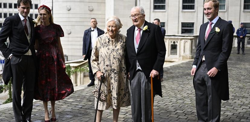 Belgische koningin Paola met wandelstok op Koningsdag na herstel van val
